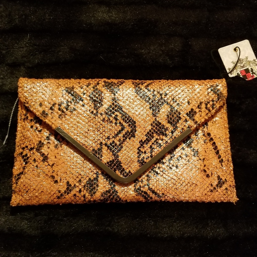 NWT Clutch